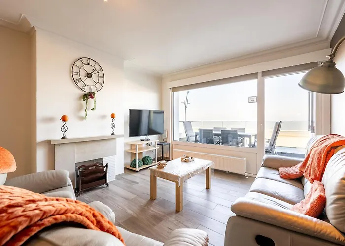 Central Sea-View Apartment In Blankenberge